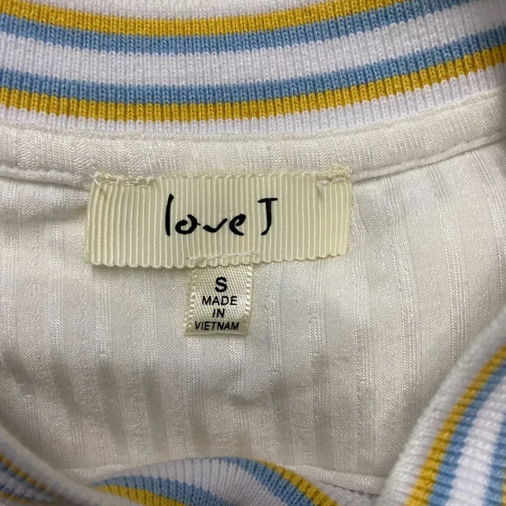 🌸LOVE J  Crop Top‎